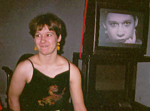 Amanda at 2001 Little Pearls event, in front of her Pearl